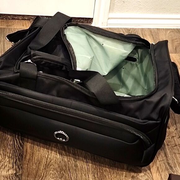 Delsey Sky Max 2.0 Carry-On Duffel w/Smart Band - Picture 11 of 12